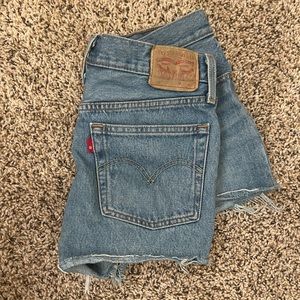 Levi Jean Shorts